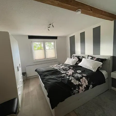 公寓 Schoene Ferienwohnung Auf Dem Land 希舍尔